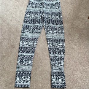 American Eagle Aztec pattern leggings